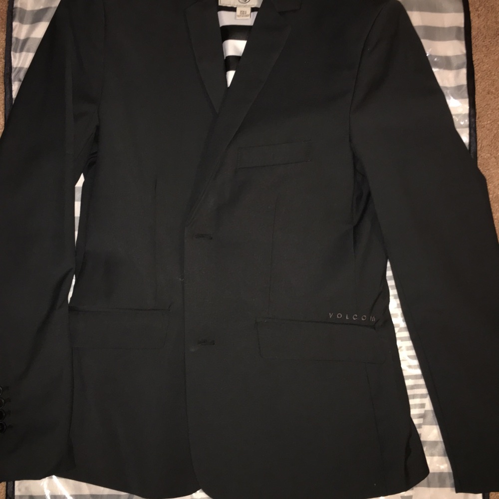 Volcom suit men’s black brand new